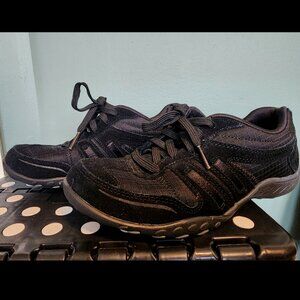 Skechers Black Relaxed Fit Memory Foam Sneakers Size 6